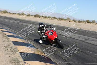 media/Dec-01-2025-Moto Forza (Mon) [[2daa91e15f]]/2-Intermediate Group/Session 4 (Turn 10 Inside)/